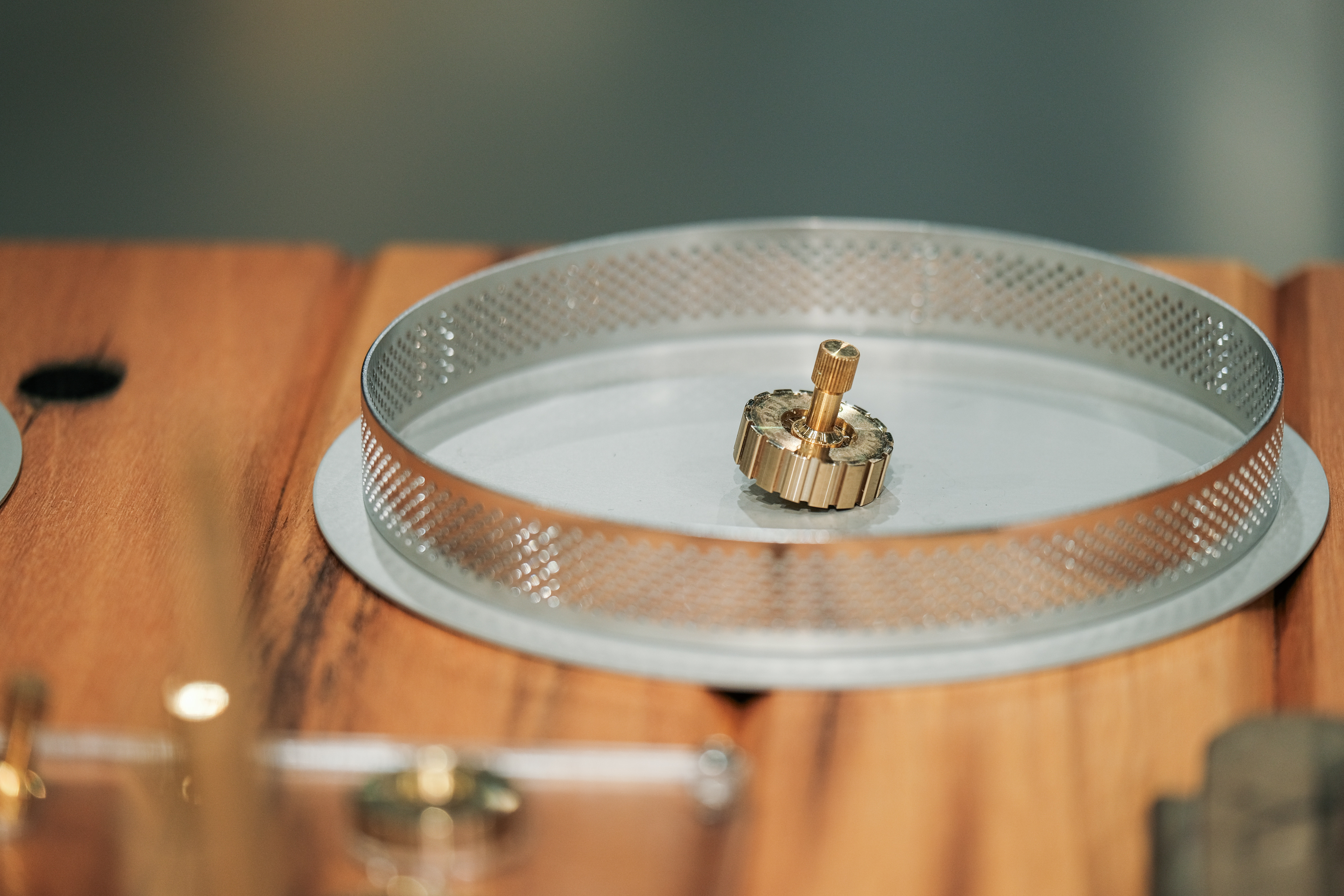 台電文創全系列商品在文博會現場皆有專屬優惠,還有趣味活動「水力轉子陀螺王大賽」歡迎民眾來挑戰。