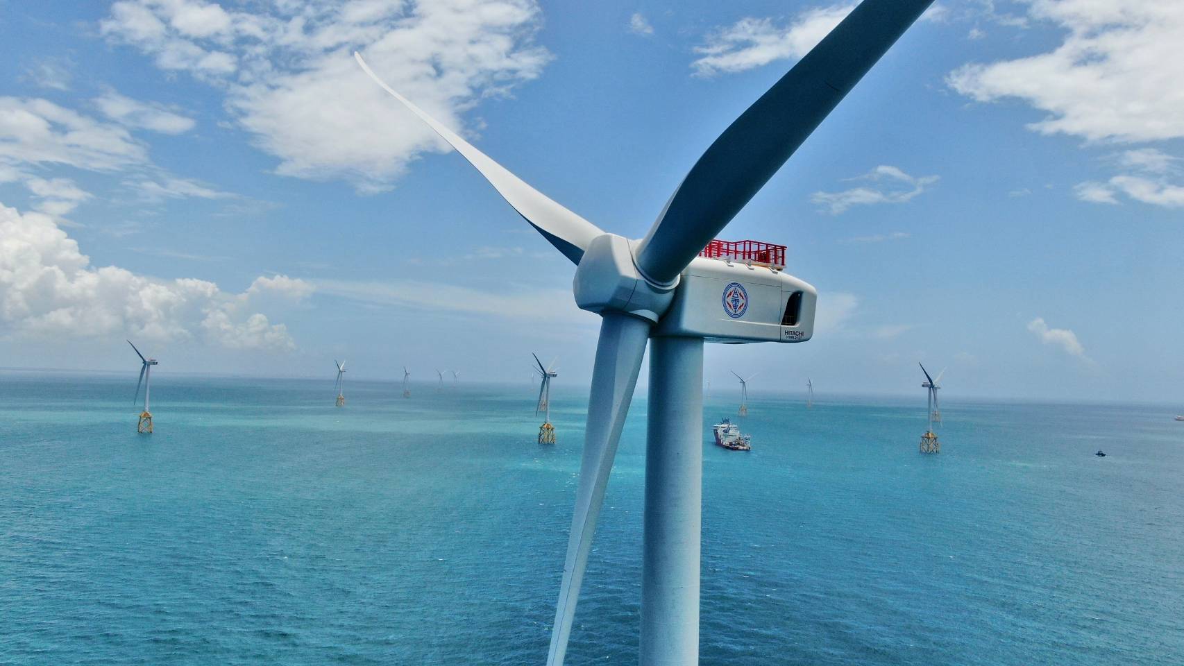 A new milestone for Taipower's offshore wind power. All 21 wind turbines in the phase I offshore wind power project complete the initial grid connection