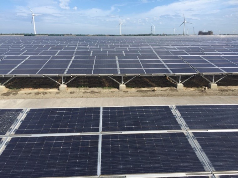 Boosting green power-The first kwh of electricity of Taipower's Chang-bin Solar PV Power Plant was generated