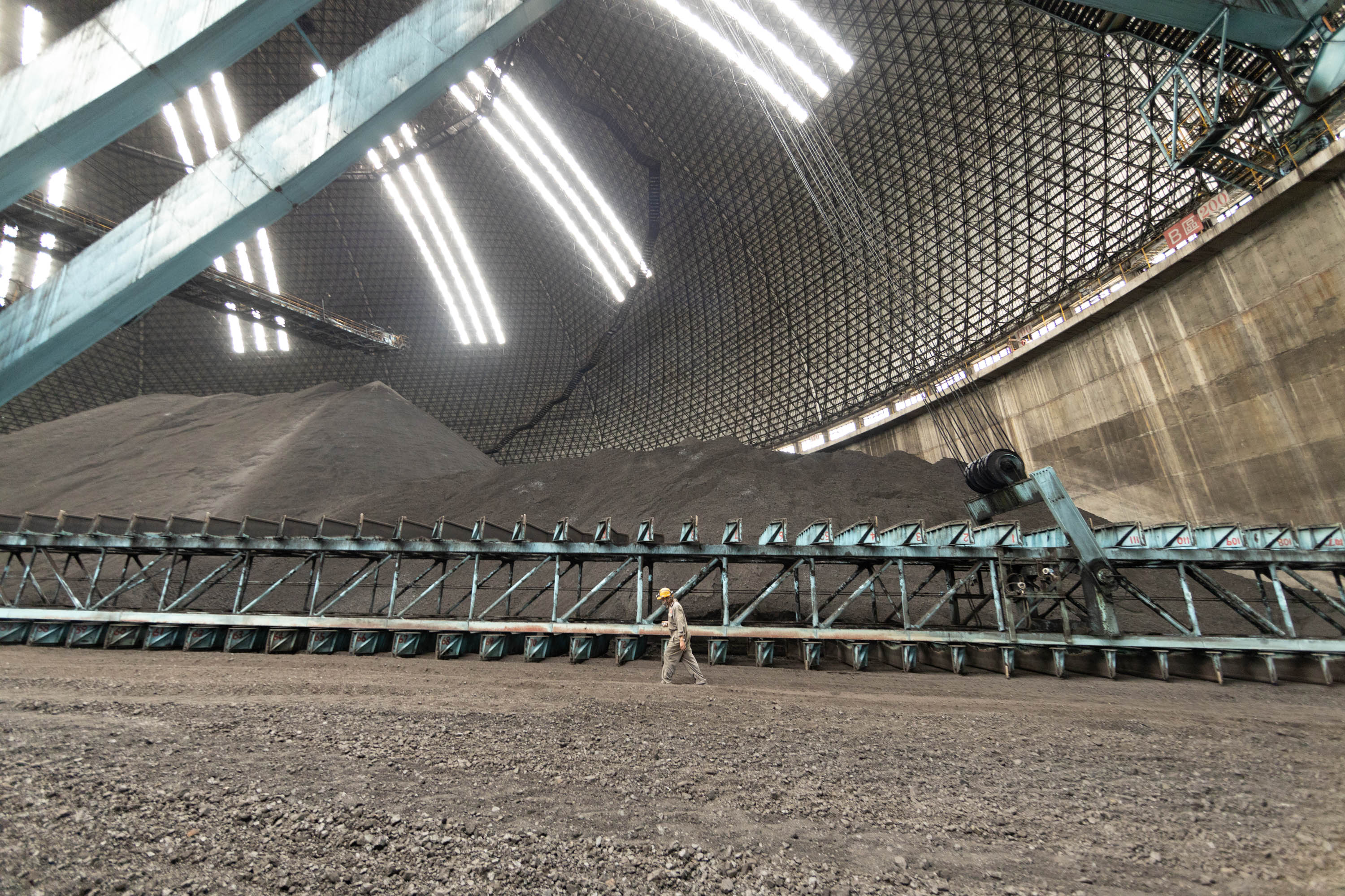 興達電廠針對煤倉煤堆採取四步驟積極管控,確保電廠環境安全。