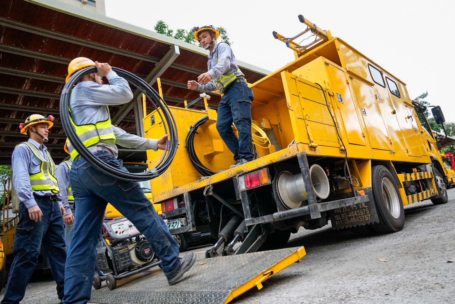 因應丹娜絲颱風進逼,台電逾4千搶修人力待命,今日完成防災設備及備料盤點,全力嚴防颱風災情。