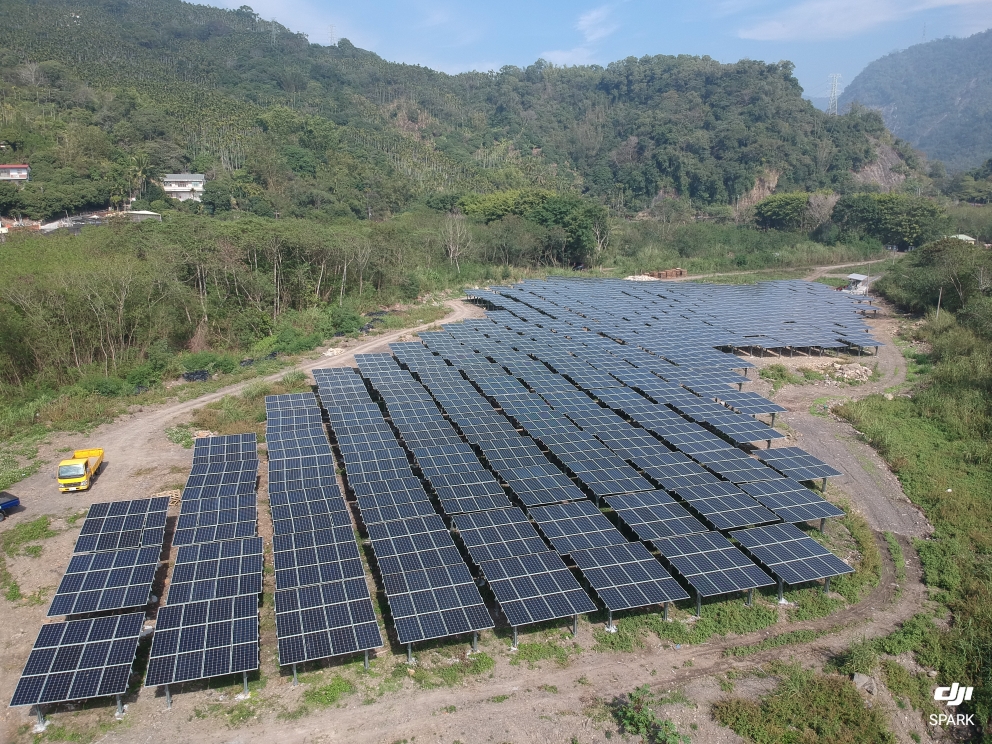 The first non-excavation construction method! Taiwan's oxen help in Taipower’s first photovoltaic field in Nantou