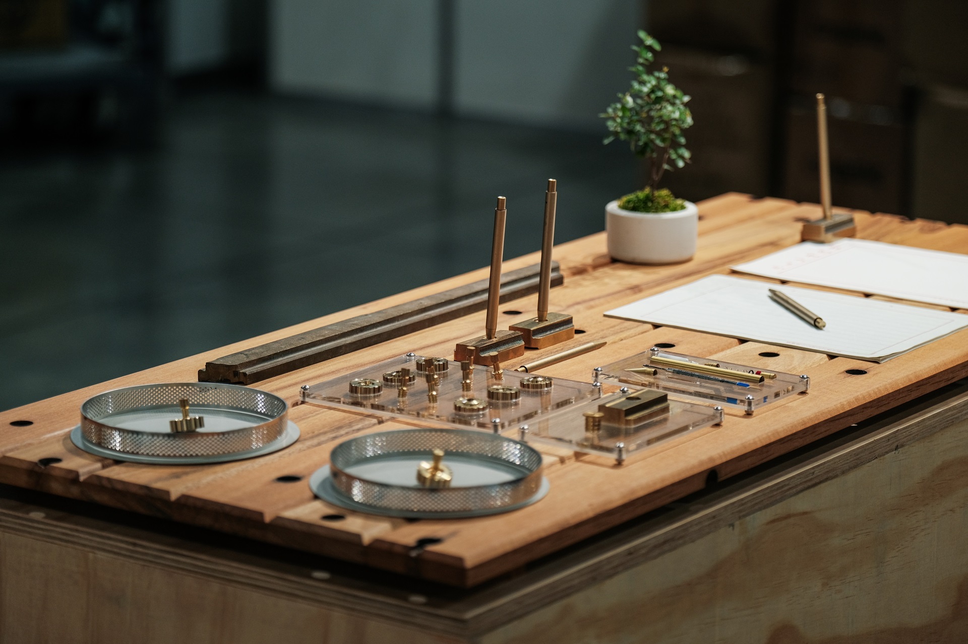 For the first time, TPCreative has brought together its four major remanufacturing projects-Retired Transformer Boxes, Sun-Moon Lake Sediment, Retired Wood Crossarms, and Retired Brass Sealing Strips-in a grand exhibition at Taipei Nangang Exhibition Center.